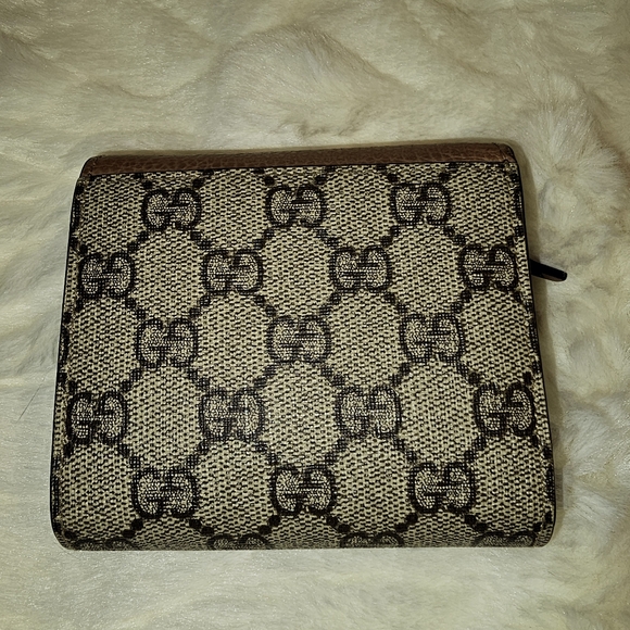 Gucci Petit Marmont GG Supreme Compact Wallet - Picture 2 of 3